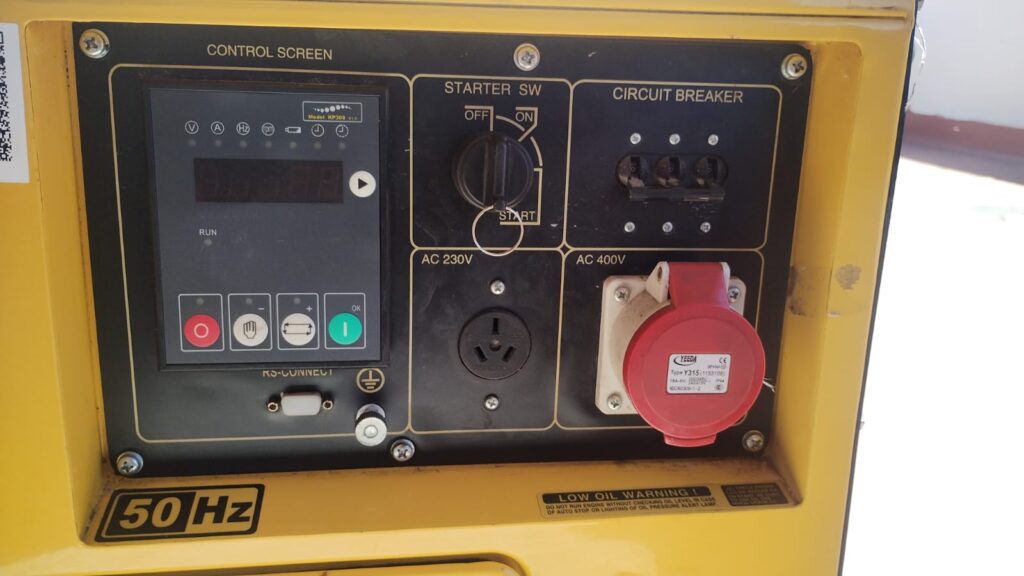 Grupo electrógeno con su modulo de control